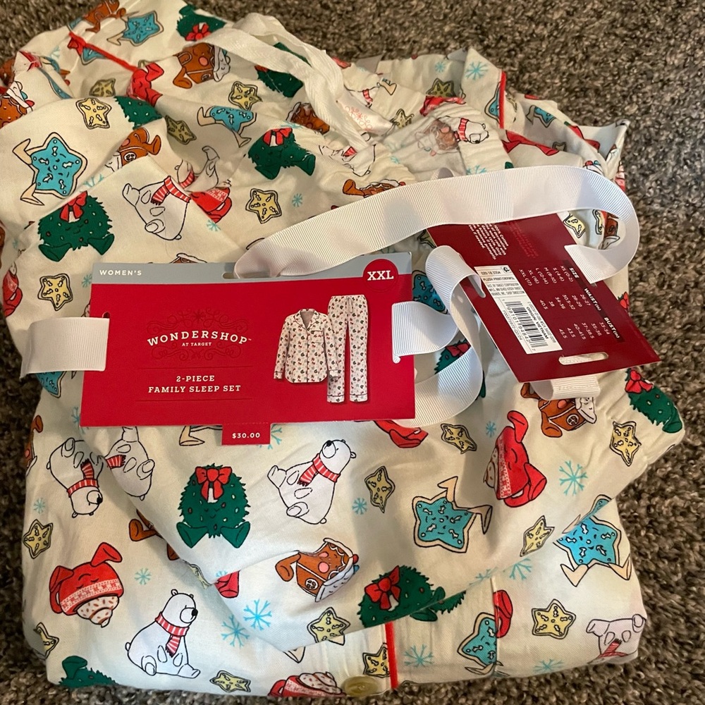 Wondershop womens Pajamas 2-Piece Set - White with Festive Print
